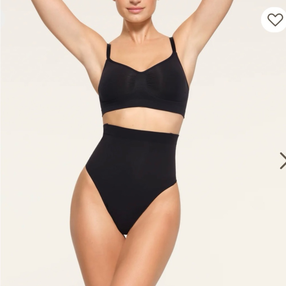 Skims core control thong shapewear SMALL